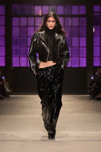 Look 4